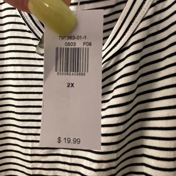 3 Old Navy Tank Tops - Picture 2 of 4